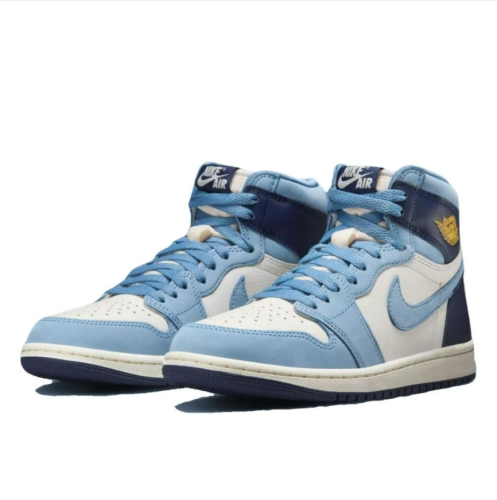 Tenis Nike Air Jordan 1 Retro Para Hombre Blanco/Celeste/Azul Talla 39 EUR, Empaque Dañado, 22222200117490, 6.2