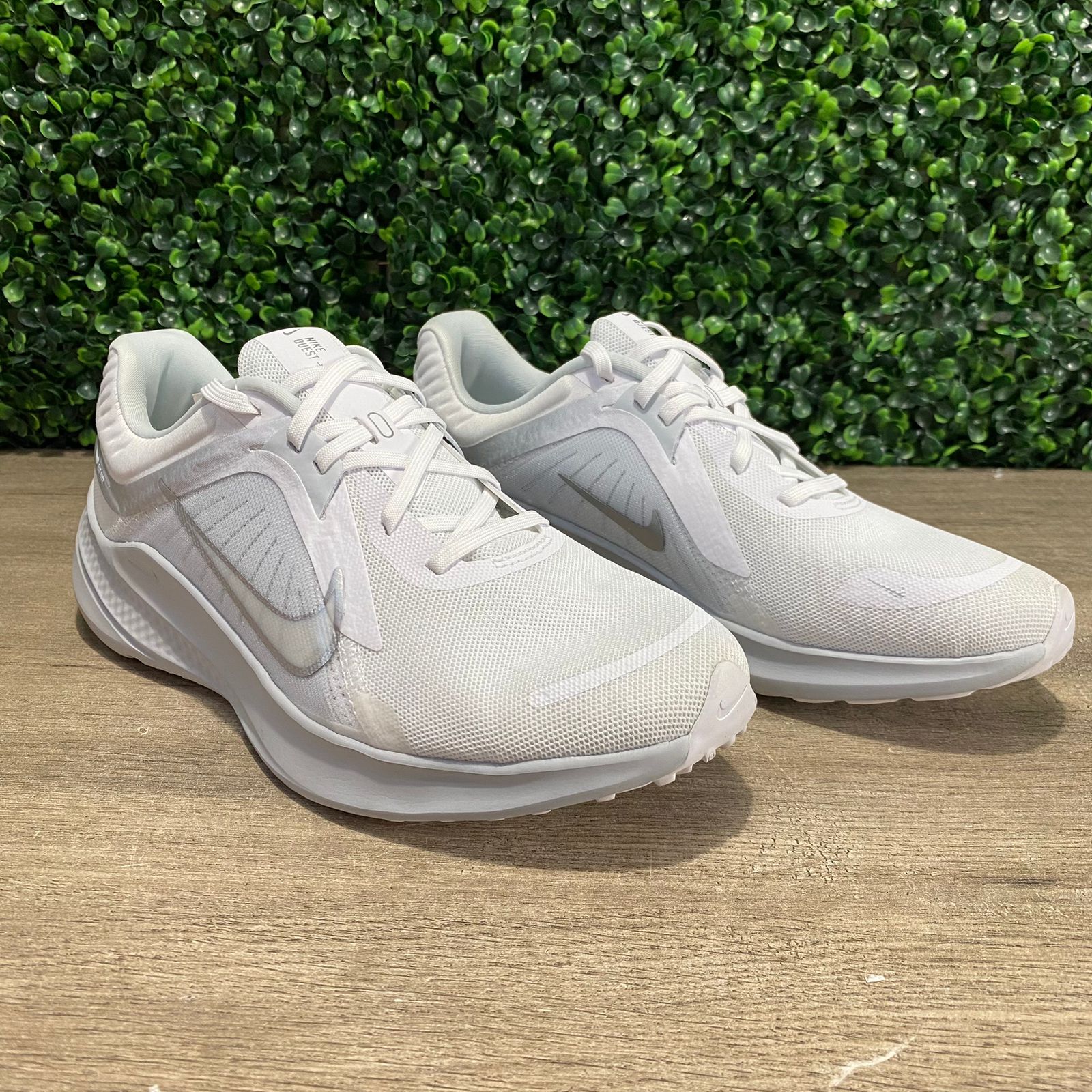 Nike quest 2 blancas top