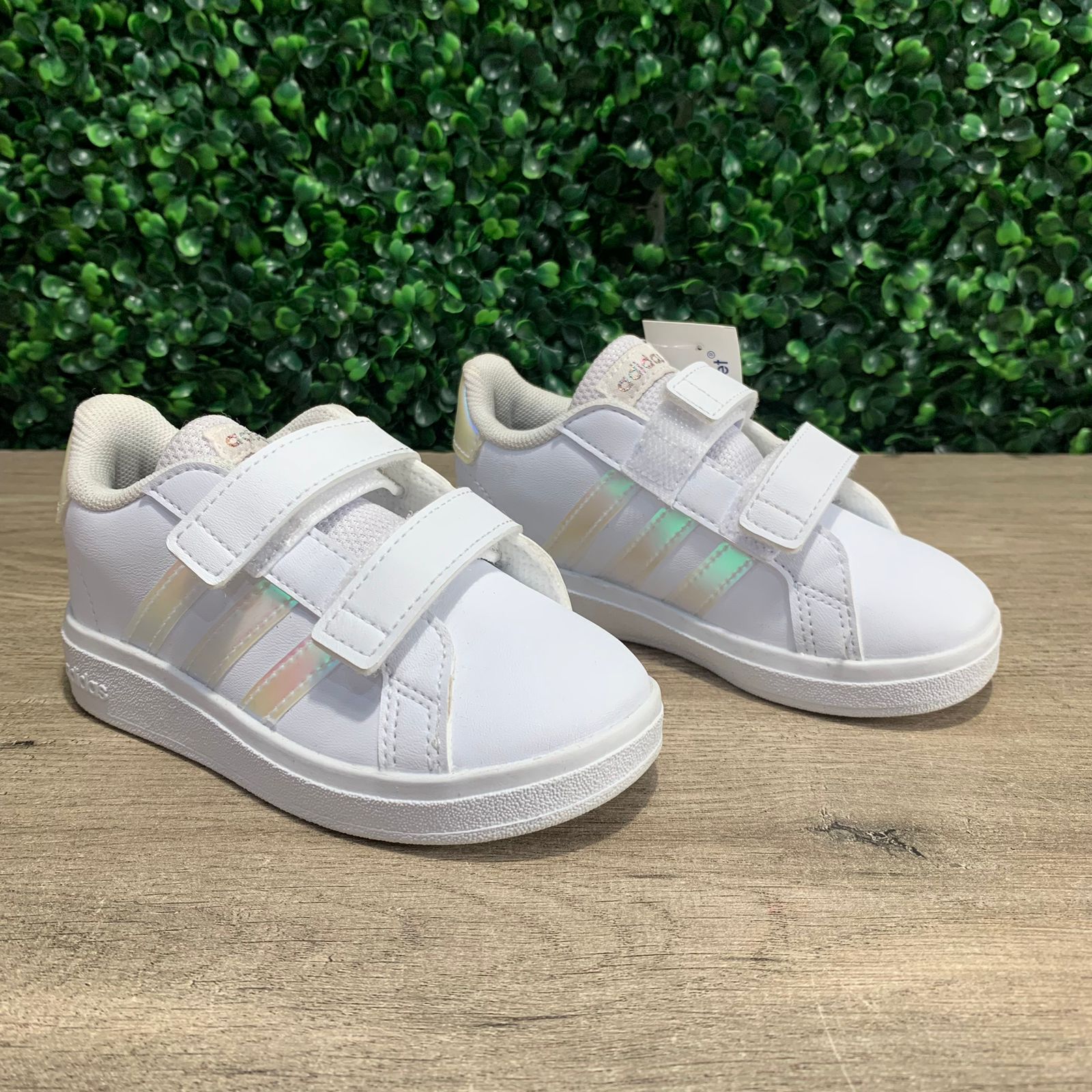 Tenis Adidas de Nina Blancas Talla 7K US 24 Sin Empaque 22222200003745 13